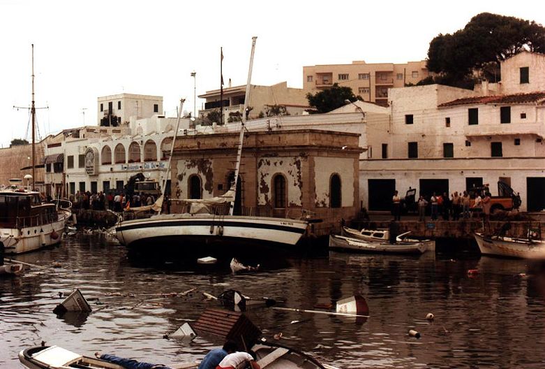 Respuesta marina a perturbaciones mesometeorológicas: La “risagga” del 21 de junio de 1984 en Ciutadella (Menorca)